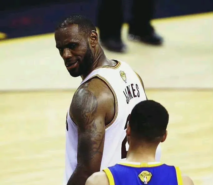 开云体育APP下载包含锐不可当引发热议！，詹姆斯在中国队比赛中重要助攻赛场气氛高涨的词条