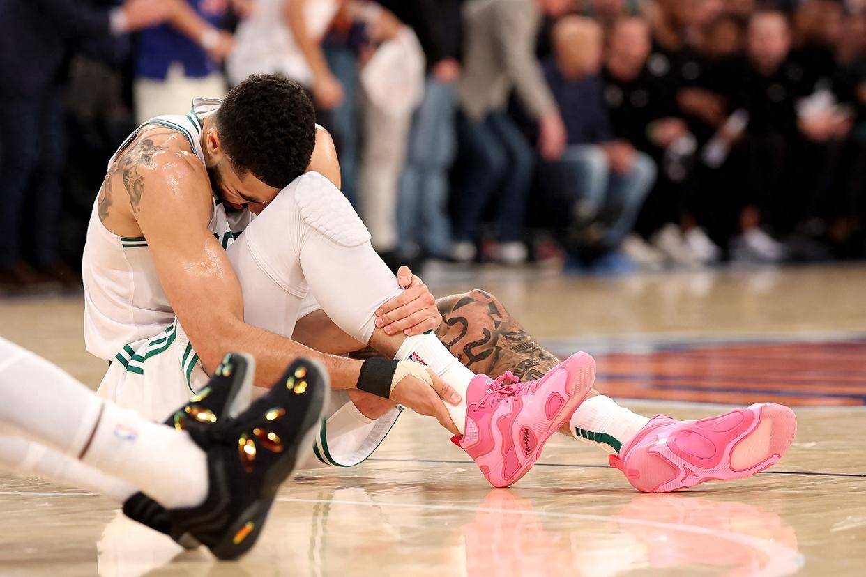 开云体育关于塔图姆回归赛场，比分优势明显首场状态亮眼，TES观众沸腾！的信息