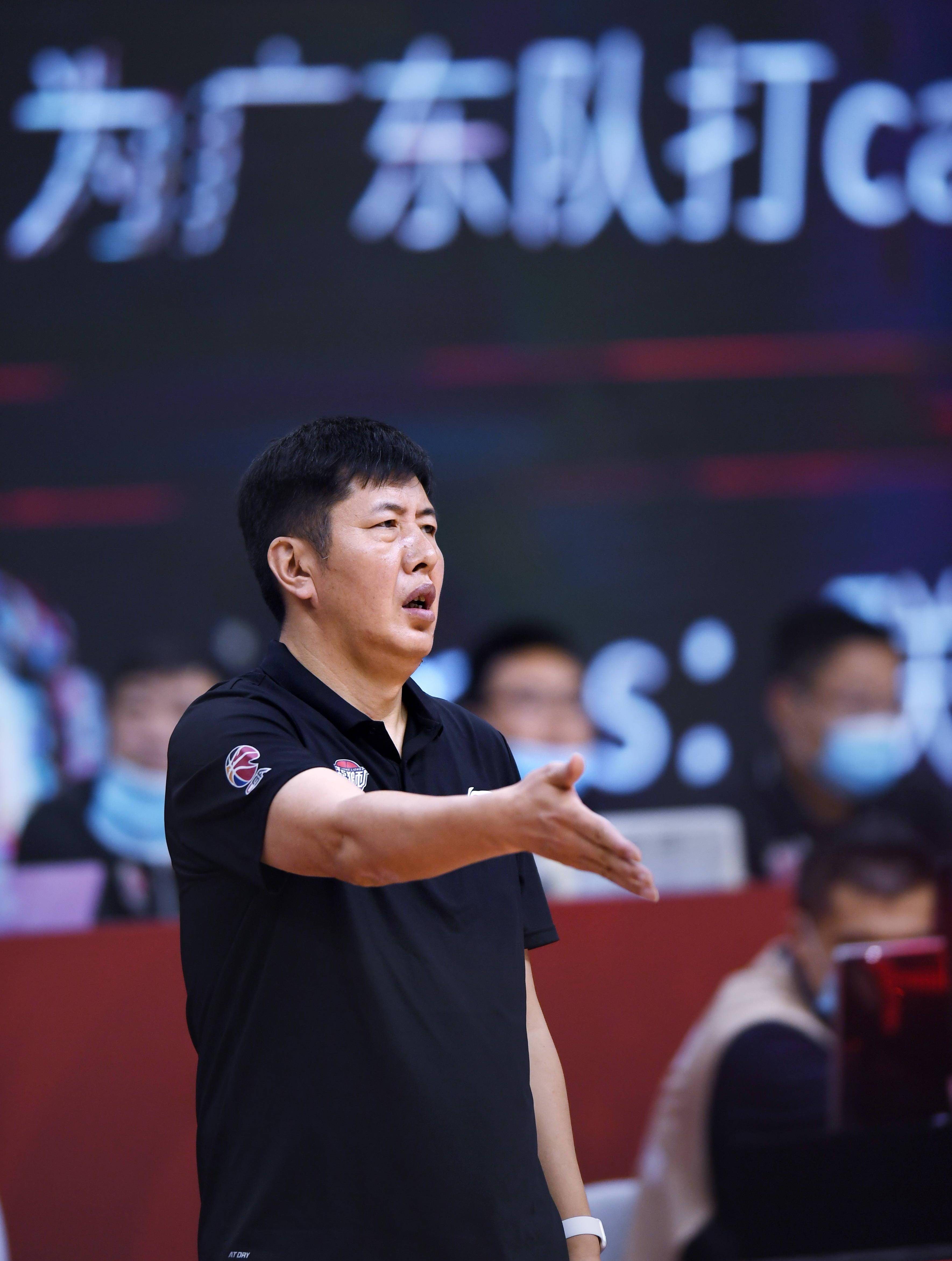 开云体育平台包含CBA季后赛窗口期走向成谜；山东男篮临场应变；媒体盛赞；高层口径保持一致的词条