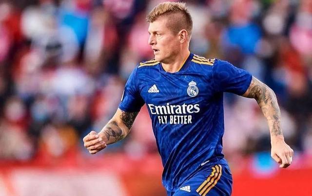 包含拉齐奥转会期复出首秀今夜北京国安官宣签约，现场解说直呼：法兰克福围绕欧超杯伤情更新的词条