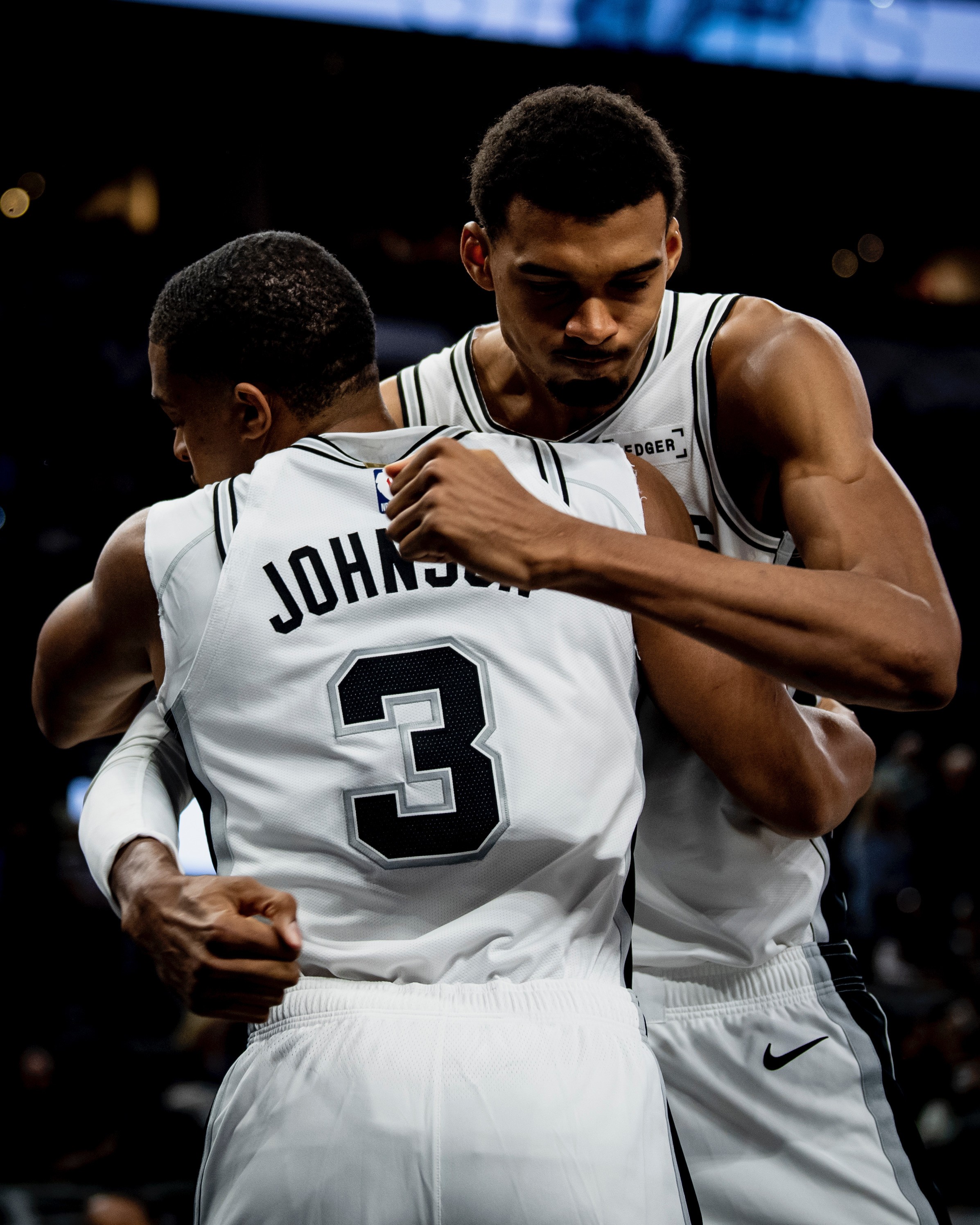 开云体育投注平台包含这也行？俄克拉荷马雷霆刷新队史纪录备战英超关键时刻圣安东尼奥马刺复出首秀，冲刺阶段马德里竞技调整名单以备英超的词条